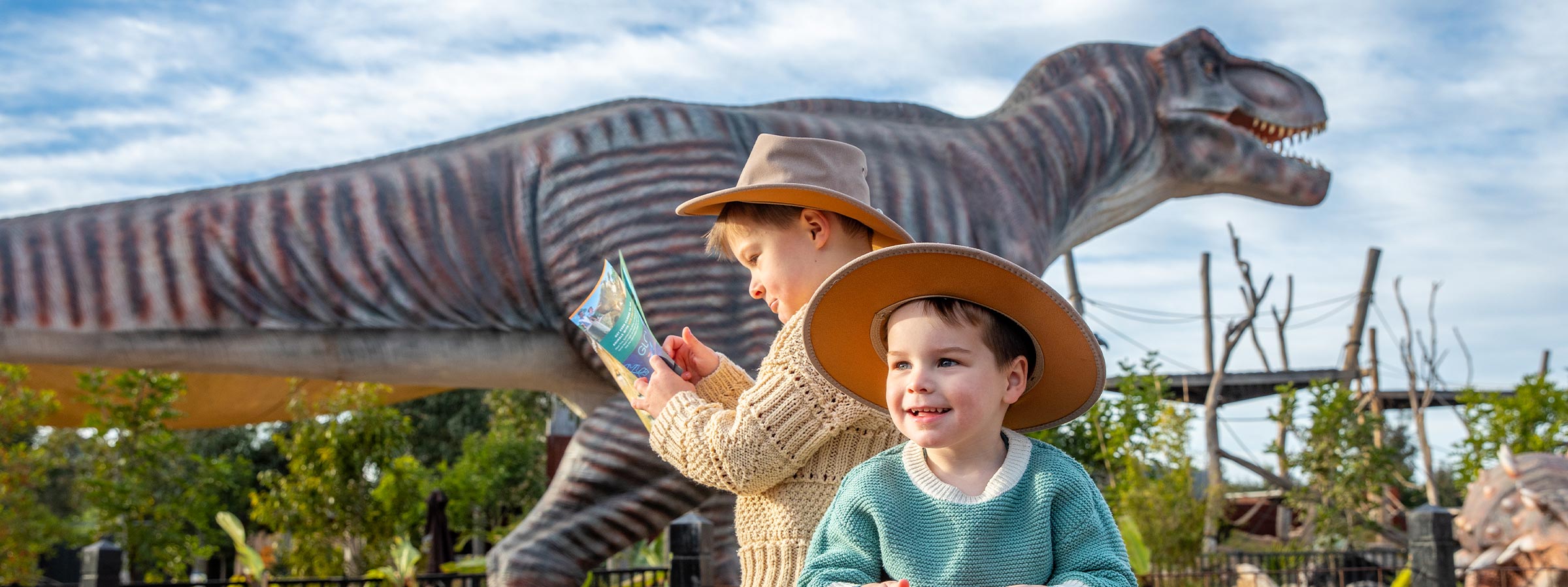 Dinos26-Header-Desktop